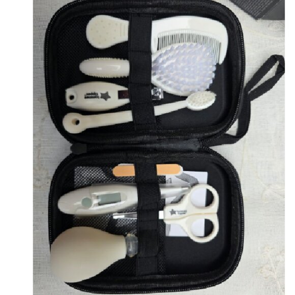 Tommee Tippee Closer to Nature Healthcare & Grooming Kit - Picture 2 of 2